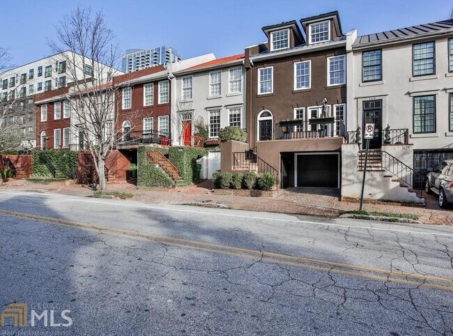 Building Photo - 166 5th St NE