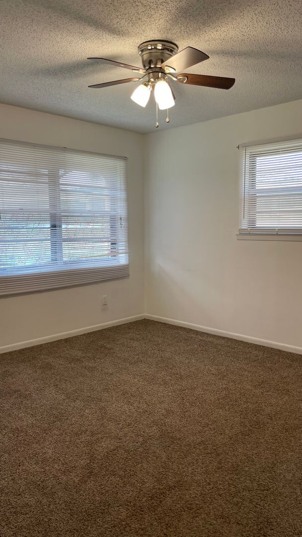 Foto del edificio - 532 Mockingbird Ln