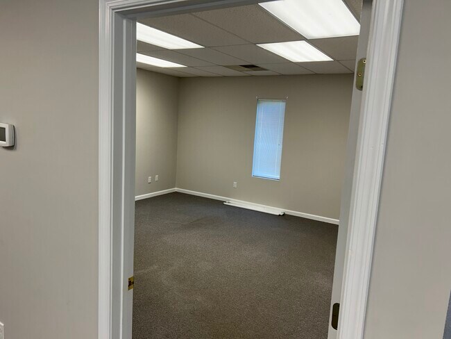 Foto del edificio - 3696 Waterlick Rd