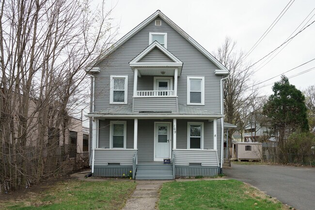 Building Photo - 169 Park St