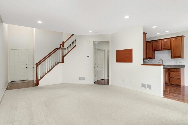 Foto del edificio - 15865 Porchlight Ln