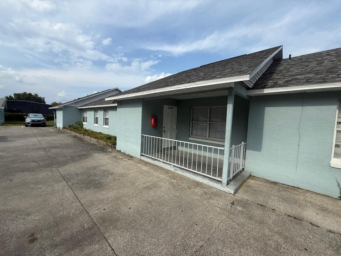 Primary Photo - Spacious 3-Bedroom, 2-Bath Home in Prime O...