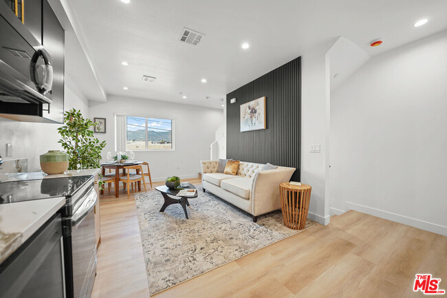 Foto del edificio - 4204 Willimet Ave