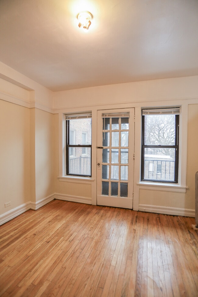 Foto del edificio - 7445 N Greenview Ave