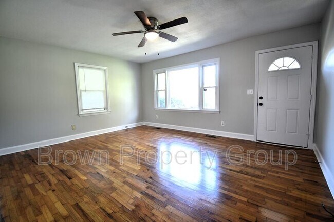 Foto del edificio - 4805 Cottonwood Dr