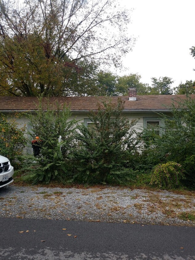 Primary Photo - 122 Mack Ave