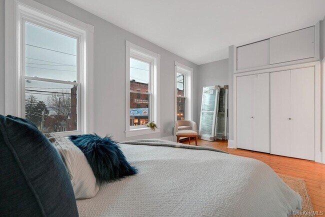 Foto del edificio - 64 S Broadway