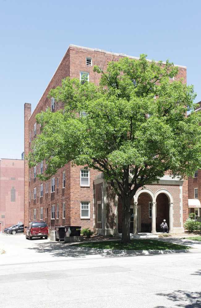 Building Photo - Ambassador and President Apartments