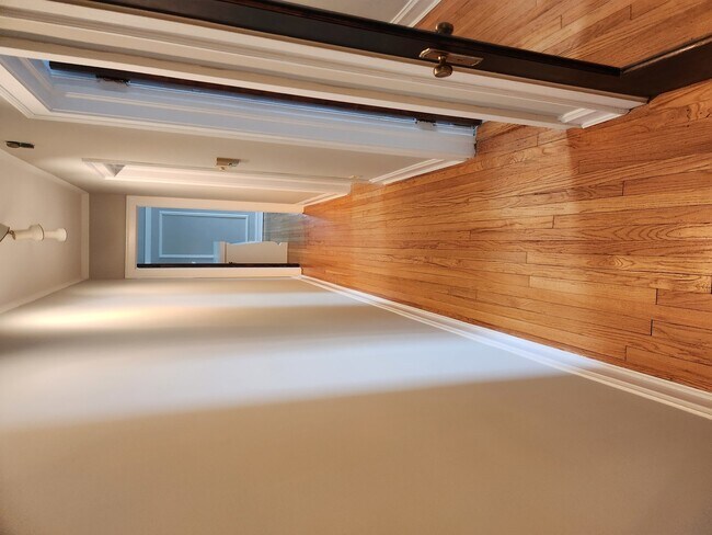 Foto del edificio - 1461 W Farragut Ave