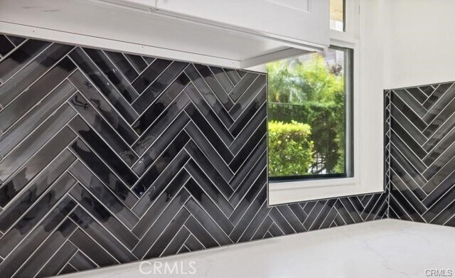 Foto del edificio - 17000 Burbank Blvd