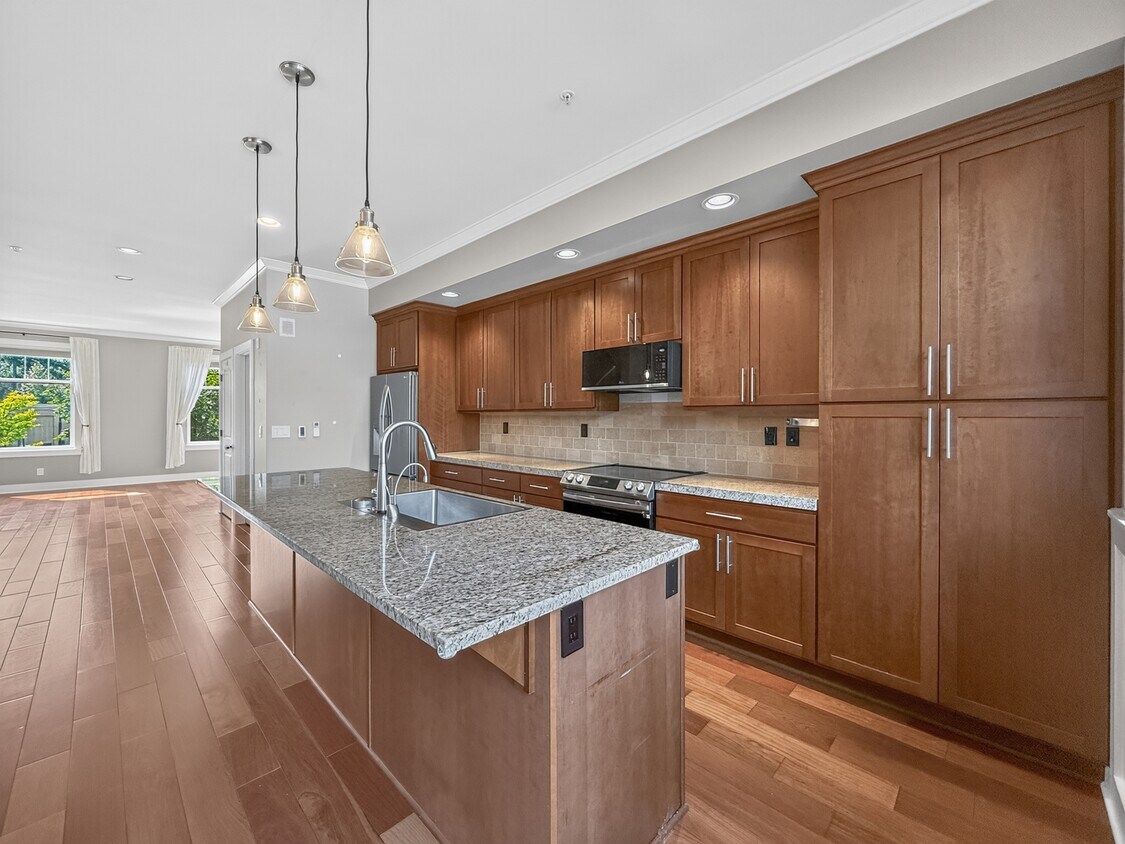 Photo - 1078 NE High St (Issaquah, WA)