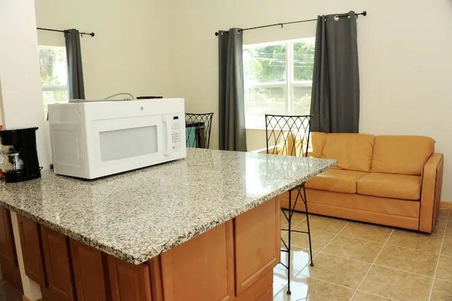 Building Photo - 3260 SW 13th Ct