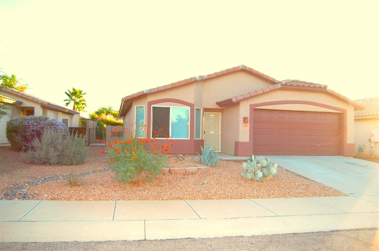 Foto principal - 8838 N Mesquite Bluffs Pl