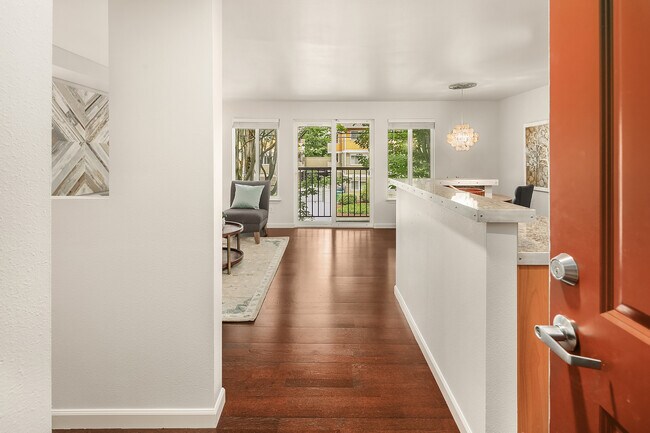 Entryway - 3661 Phinney Ave N