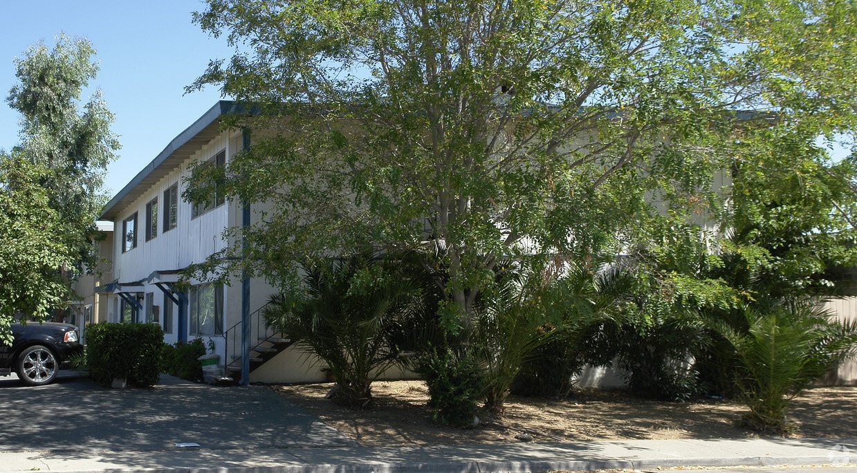Building Photo - 1348 Berry Ln