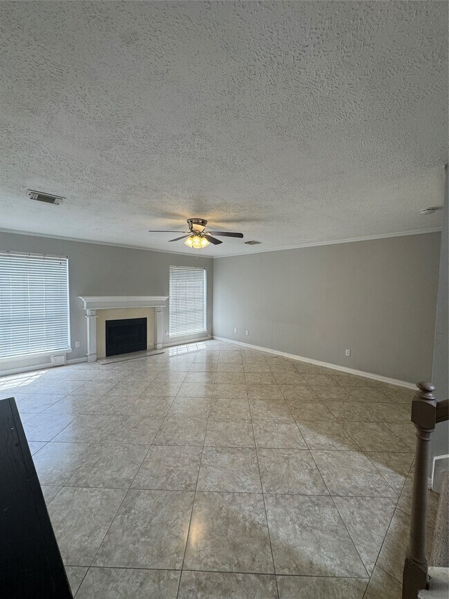 Foto del edificio - 24315 Tucker House Ln