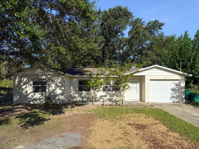 Foto principal - 704 Elm Ave