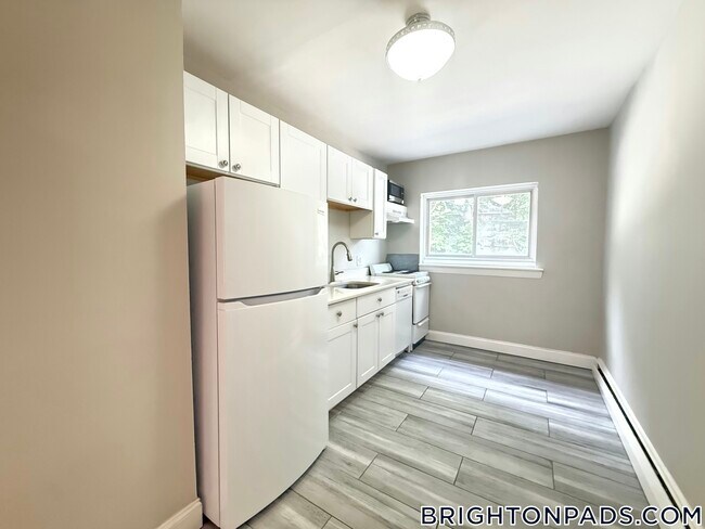 Building Photo - 63 Selkirk Rd