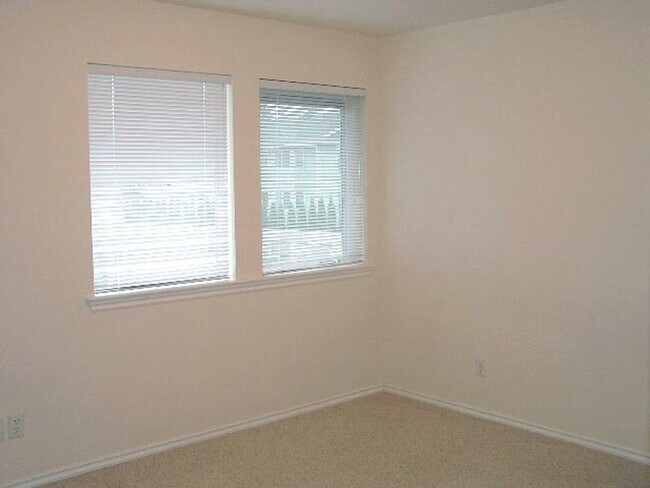 Foto del edificio - Walnut Grove 2 Bedroom, 2 Bath Condominium