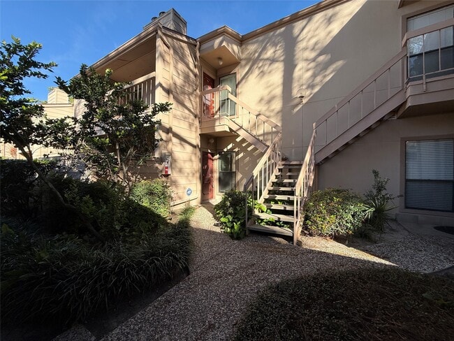 Foto del edificio - 2125 Augusta Dr