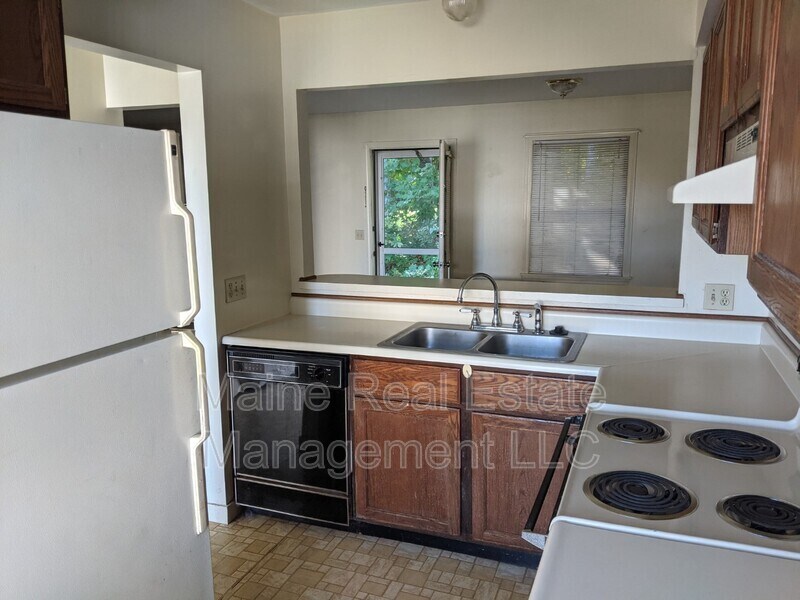 114 Main Rd S Unit K, Hampden, ME 04444 Condo for Rent in Hampden, ME