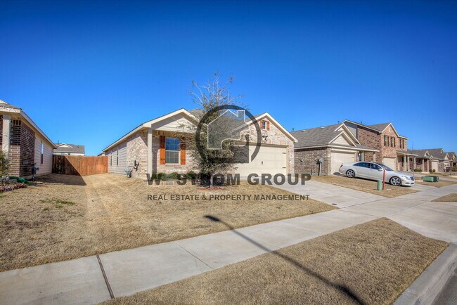 Photo - 404 Falling Star Dr House