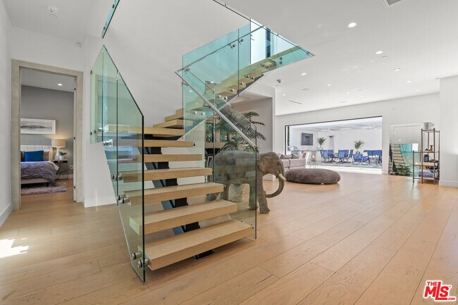 Foto del edificio - 13812 Cumpston St