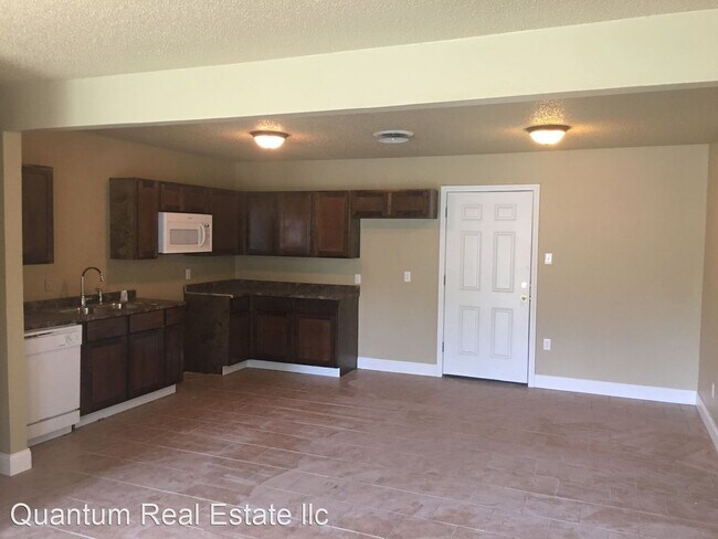 Building Photo - 3 br, 1.5 bath House - 1011 N STREET