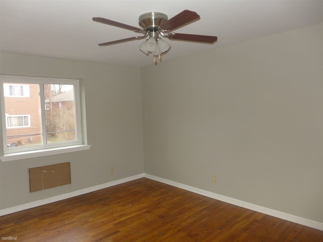 Building Photo - 2 br, 1 bath Apartment - Sumner Place
