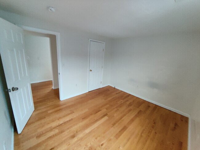 Dormitorio - 235-2 Columbia Rd