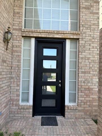 Building Photo - 1441 Kleber Dr