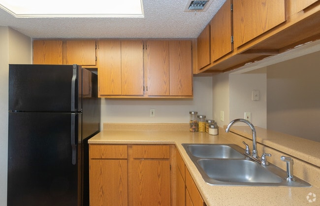 Interior Photo - Sutton House Apartments