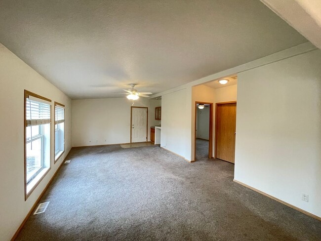 Building Photo - 1780 N Pinewood Ct