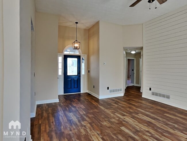 Building Photo - 328 John Gordon Pl