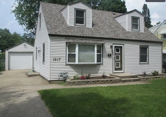 Frente de la casa - 1907 W Pearl Ave