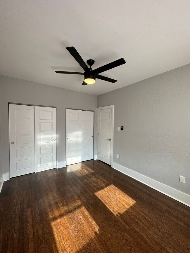 Foto del edificio - Fresh and Bright Apartment Ready for Tennants