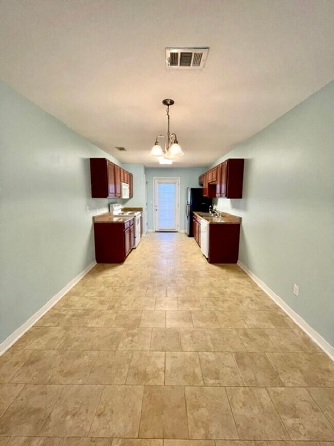 Foto del edificio - Nice 3 Bedroom FWB Townhome For Rent!