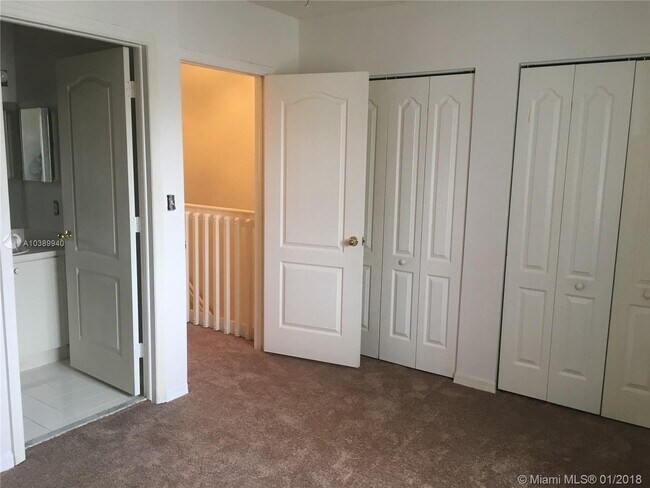 SEGUNDA CAMA - 8336 NW 10th St