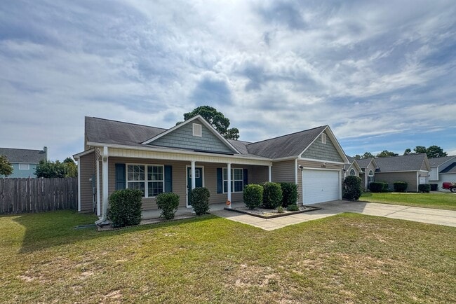 Building Photo - Charming 3 Bed 2 Bath Home in Hope Mills