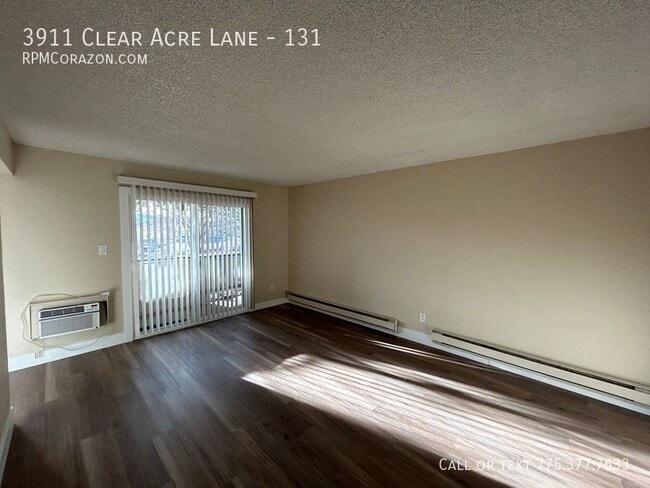 Foto del edificio - 3911 Clear Acre Ln