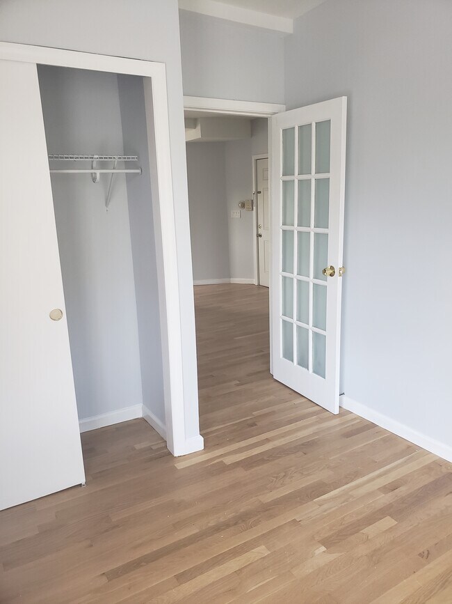 Building Photo - 649 Jersey Ave