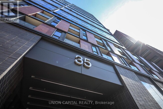 Building Photo - 35 Parliament St