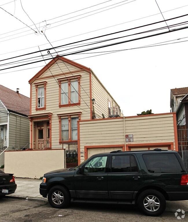 Building Photo - 1339-1341A York St