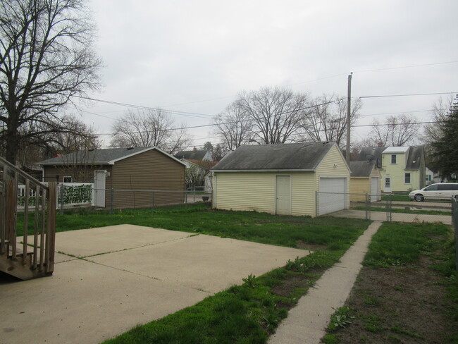 Building Photo - 202 Williston Ave