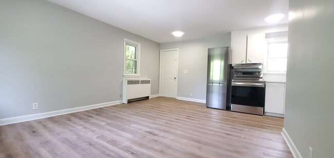 Building Photo - 57 Quinte Vw Dr