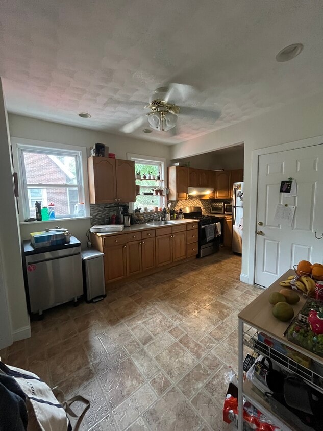 Primary Photo - 106 Lynnway