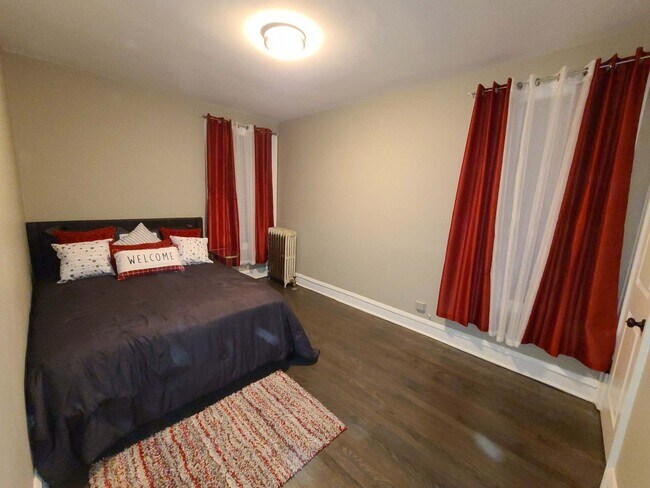 Foto del edificio - 5413 N Artesian Ave