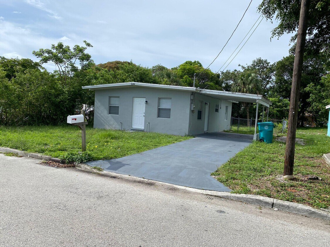 Foto principal - 340 NE 11th Ave