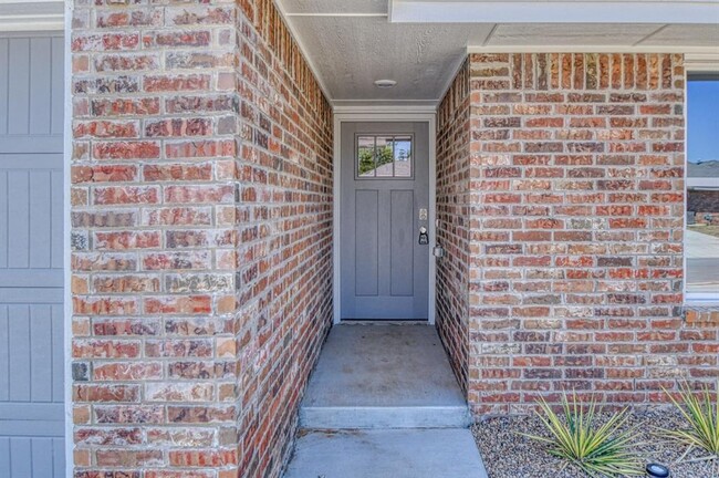 Building Photo - 2718 Clifton Ter