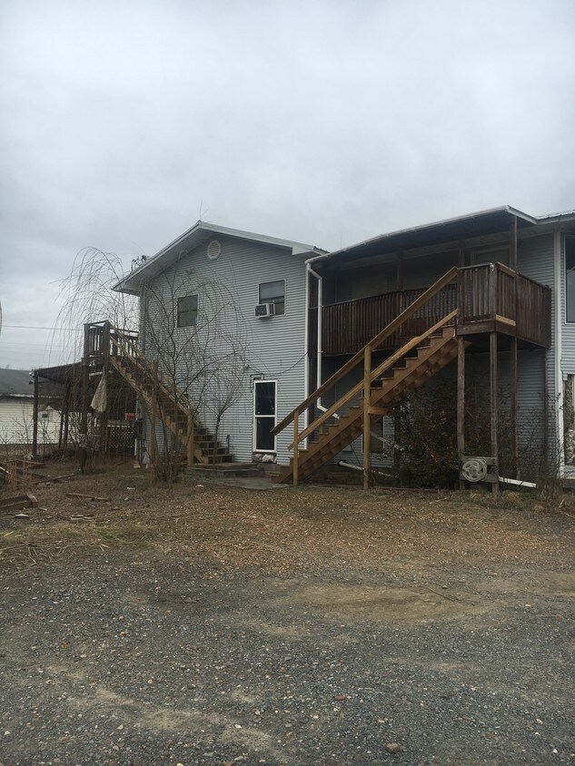 Building Photo - 208 Highway 16 E